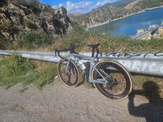 Bicicleta Cube en buen estado  sin cable d2