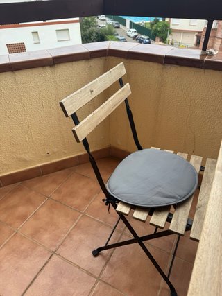 Mesa y sillas exterior madera Ikea, modelo Tärno