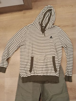 Conjunto Ropa: Sudadera ,Polo y pantalón  Scalpers