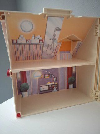 Casa Playmobil con giardino e figure