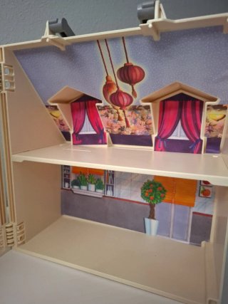 Casa Playmobil con giardino e figure