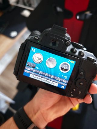 Kit fotográfico reflex Nikon D5300 + 3 objetivos