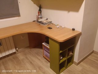 Escritorio juvenil y cama con cajones