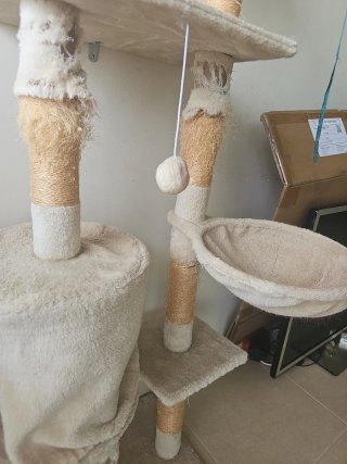 Castillo para gatos beige