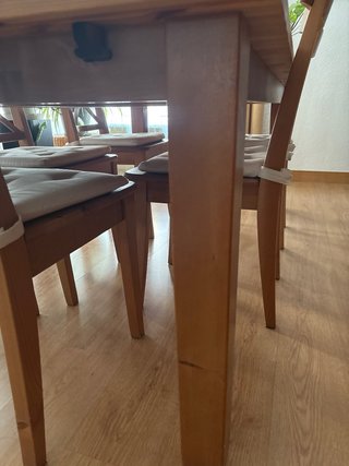 Mesa de comedor de madera