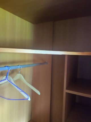 Armario de esquina de madera