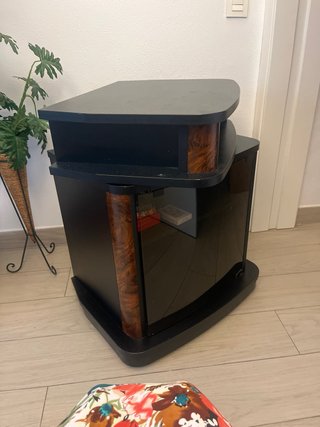 Mesa TV con cristal y madera, giratoria