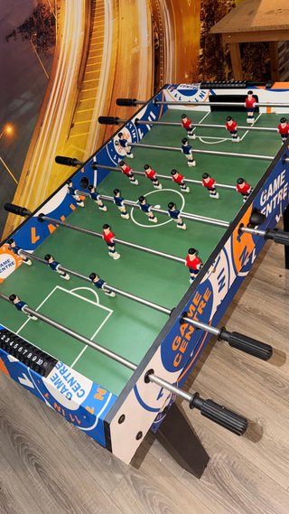 Mesa multijuego futbolín, billar, disco, pingpong.