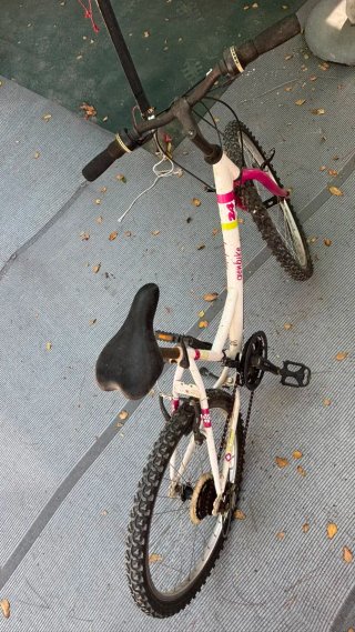 Bicicleta Montaña Blanca y Rosa