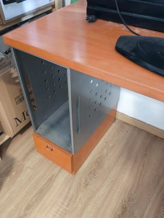 Mesa de escritorio larga