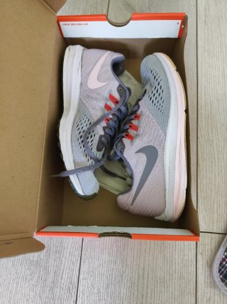 Nike Zoom Winflo 4 Mujer T40.5
