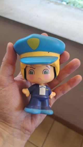Muñeco Policía Niño Azul Famosa