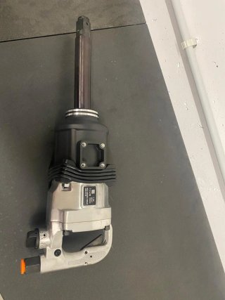 Llave de impacto neumática de alta potencia.