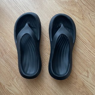 Chancletas negras plataforma talla 35-36