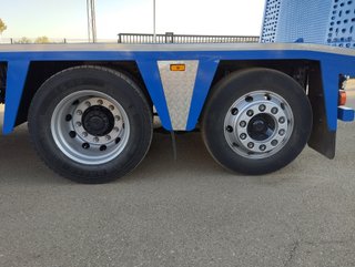 Volvo FM 410-CAMIONES PORTAMAQUINARIAS