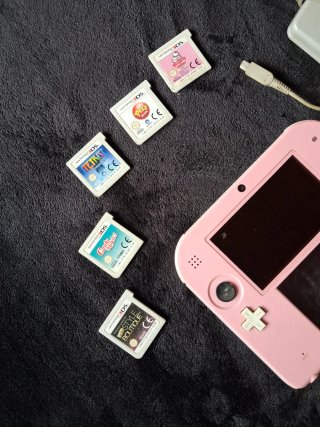 Nintendo 2DS Rosa + 5 Juegos 3DS