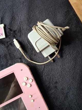 Nintendo 2DS Rosa + 5 Juegos 3DS
