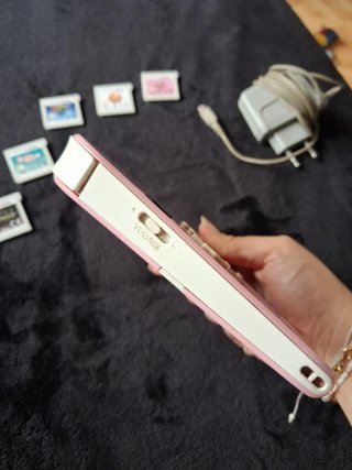 Nintendo 2DS Rosa + 5 Juegos 3DS