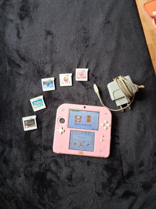 Nintendo 2DS Rosa + 5 Juegos 3DS