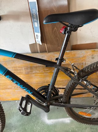Bicicleta BTWIN Azul y Negra de montaña 340/500