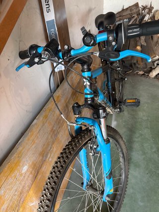 Bicicleta BTWIN Azul y Negra de montaña 340/500