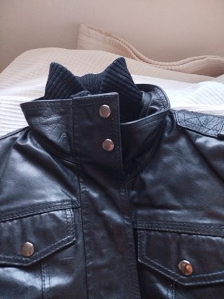 Chaqueta de cuero negra