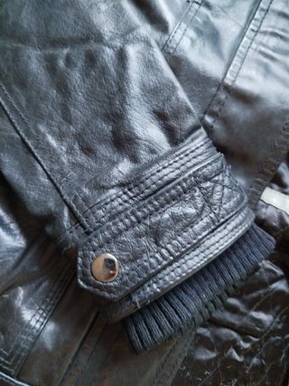 Chaqueta de cuero negra