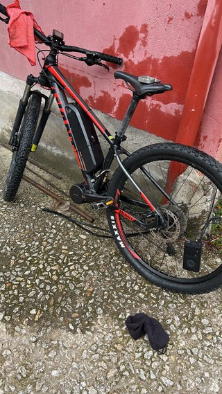 Bicicleta Eléctrica Giant Negra 750w