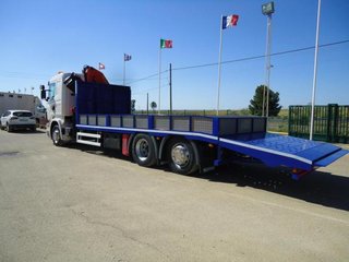 Scania R 440-CAMIONES PORTAMAQUINARIAS