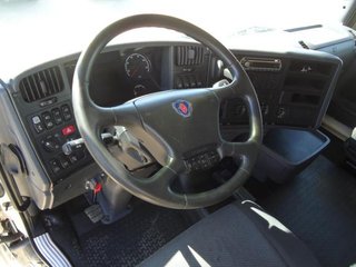 Scania R 440-CAMIONES PORTAMAQUINARIAS