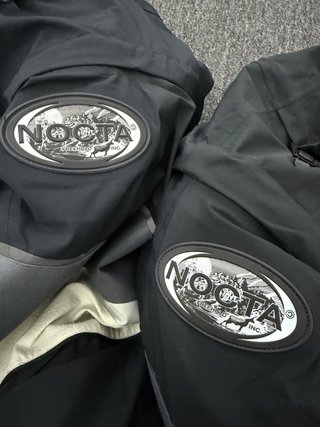 Nike x NOCTA DLMTS 8000 Chaqueta Negra