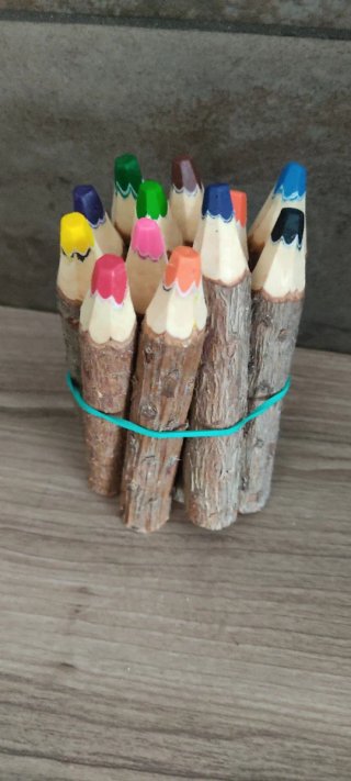 Lápices de madera decorativos