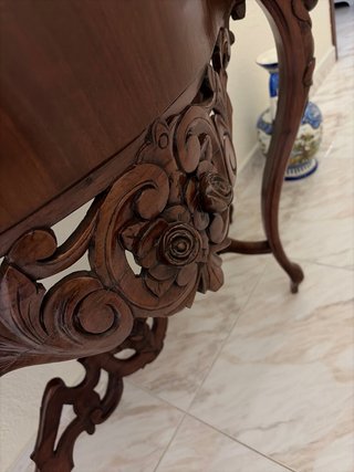 Consola de Caoba Tallada