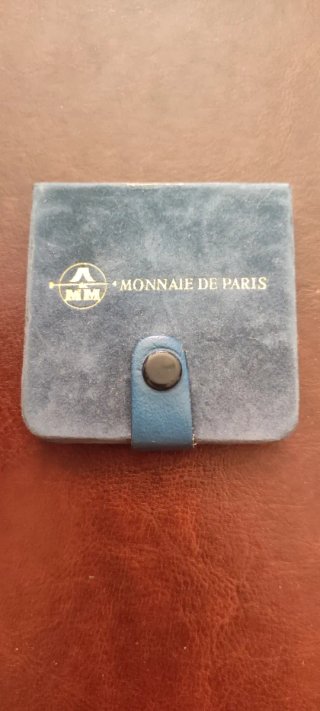 Estuche con moneda de plata pura 999 Victor Hugo