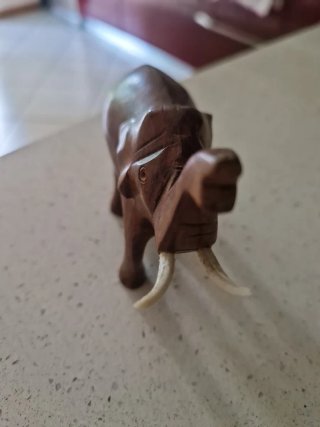 Statuetta Elefante Legno Intagliato
