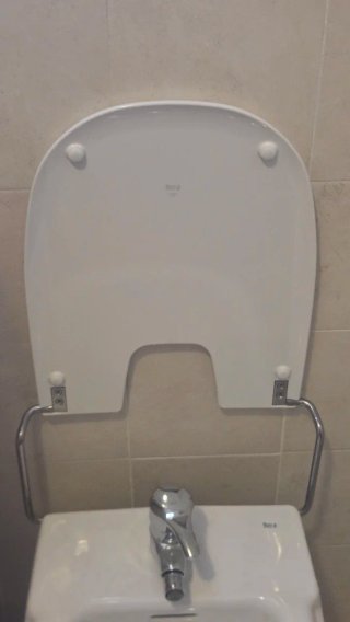 Bidé blanco nuevo con tapa