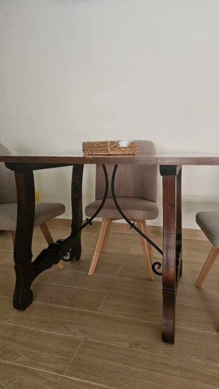 Mesa de comedor madera y metal