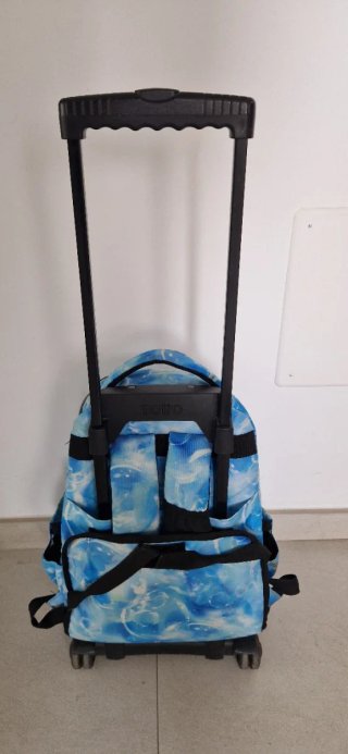 Mochila Totto con ruedas y estampado