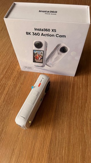 Insta360 X5 Cámara 360 SIN USAR, Blanca