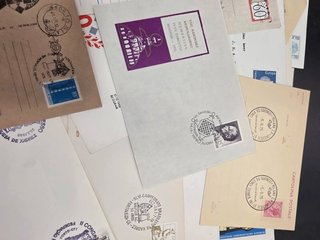 Lote de más de 100 sobres postales con sellos