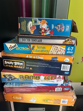 Lote de juegos infantiles.