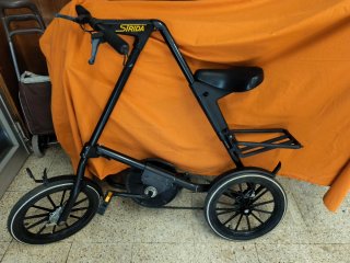 Bicicleta STRIDA para restaurar