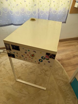 Mesa estudio Ikea blanca y madera