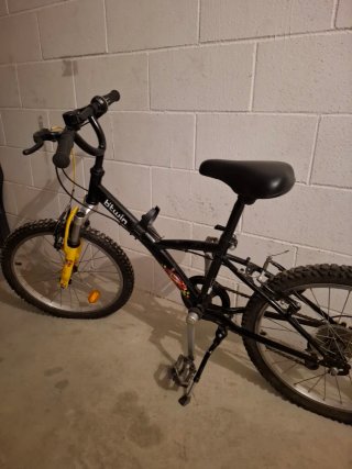 Bicicleta infantil Btwin negra