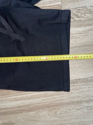 Pantalón Corto Essentials Negro