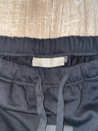 Pantalón Corto Essentials Negro