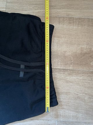 Pantalón Corto Essentials Negro