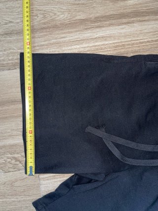 Pantalón Corto Essentials Negro