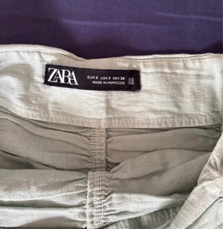 Falda Zara volantes color menta, Talla S