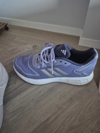 Zapatillas Adidas Moradas y Blancas